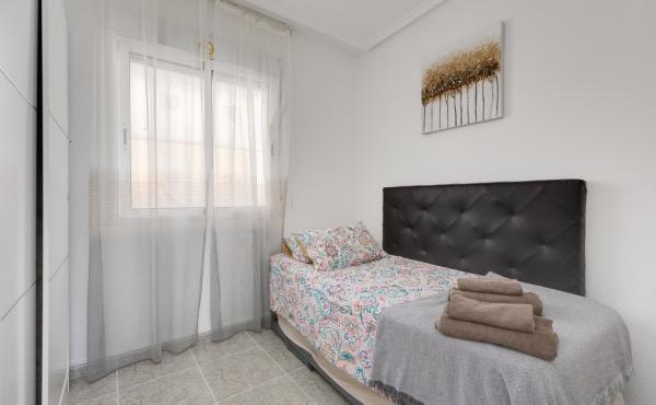 Apartment in Torrevieja — image 3