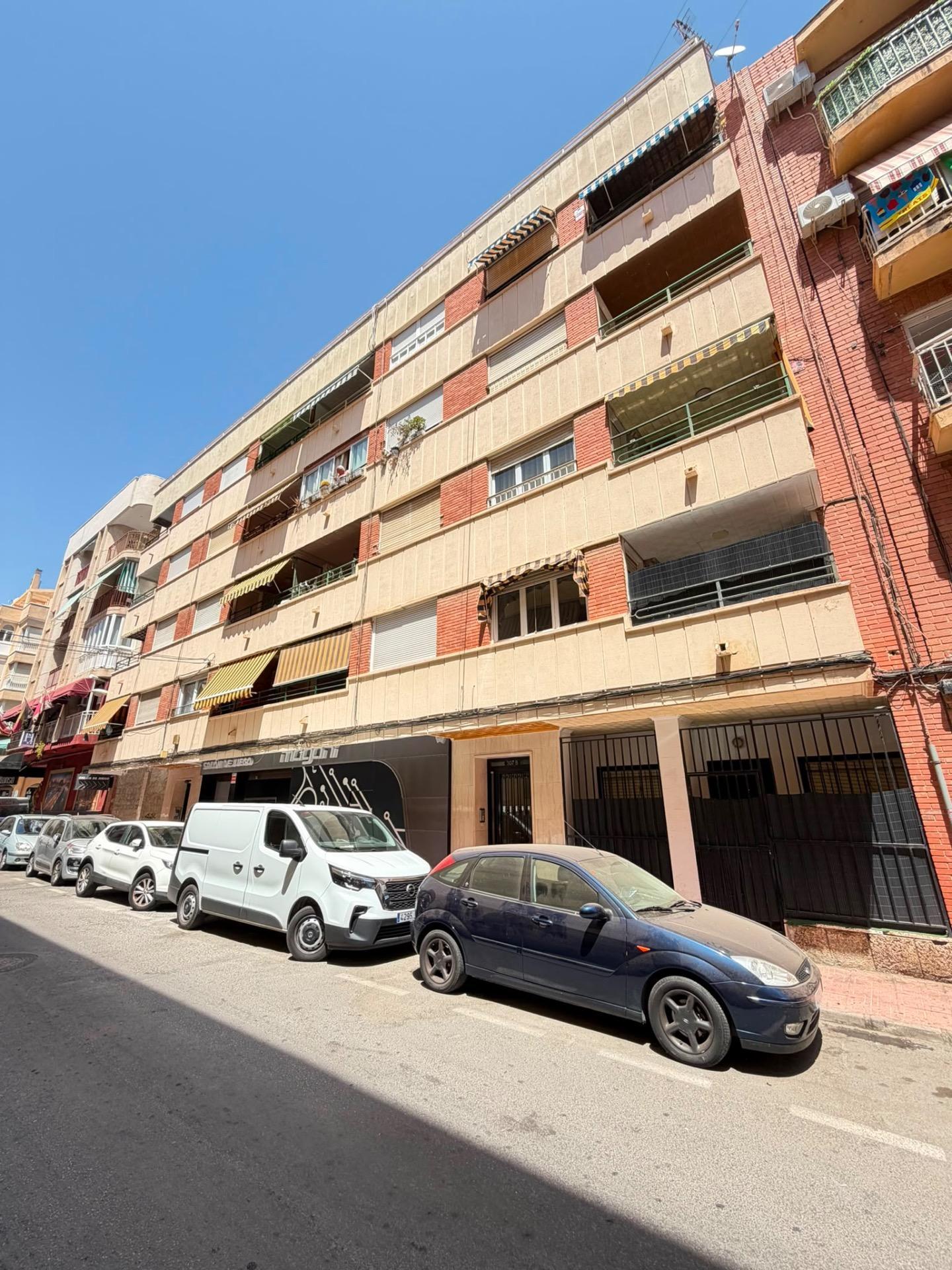 Apartment in Torrevieja — image 3
