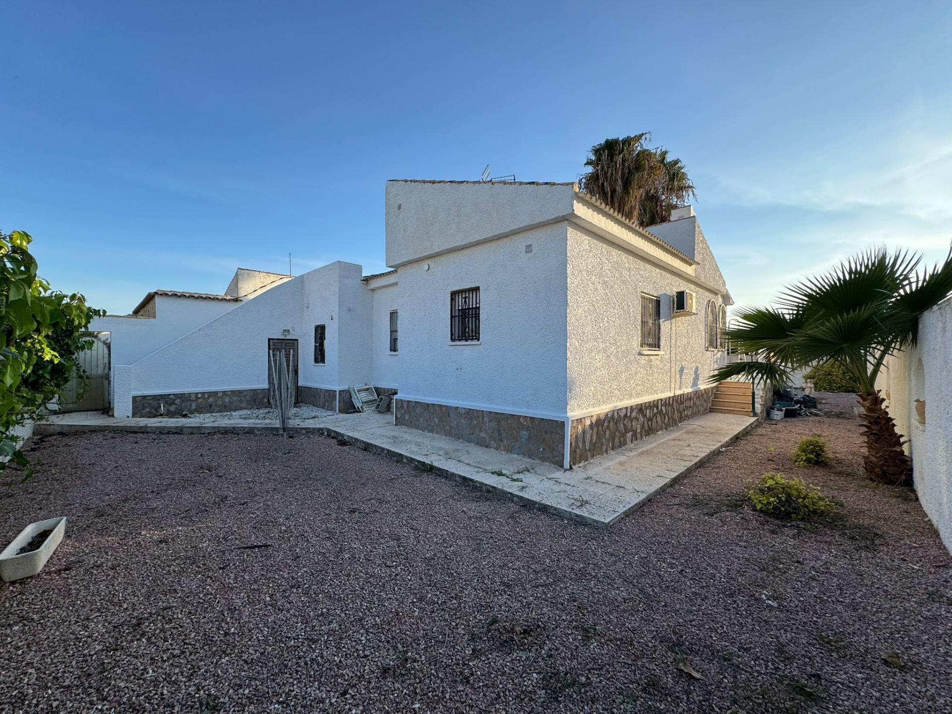 Villa in Torrevieja (San Luis) — image 2