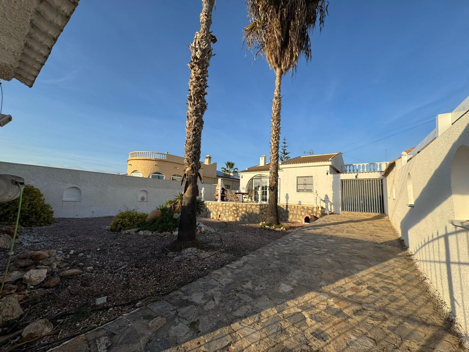 🏡 Townhouse in La Siesta, Torrevieja — image 1