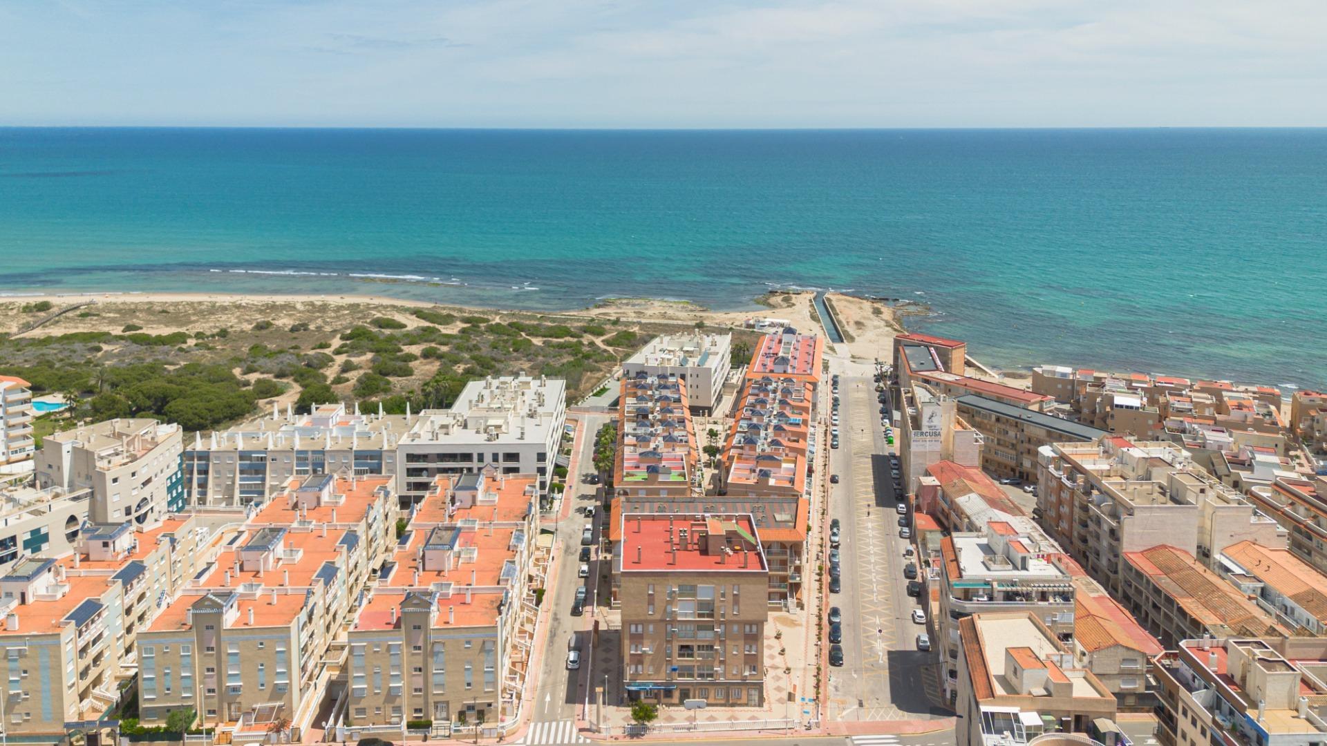 Apartment in Torrevieja (La Mata Pueblo) — image 3