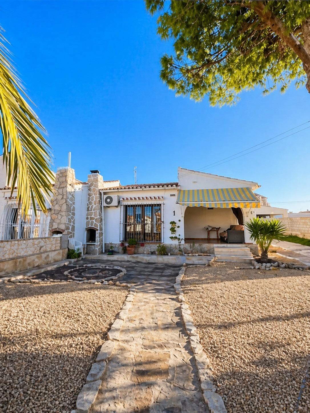 Villa in Torrevieja (Aguas Nuevas) — image 2