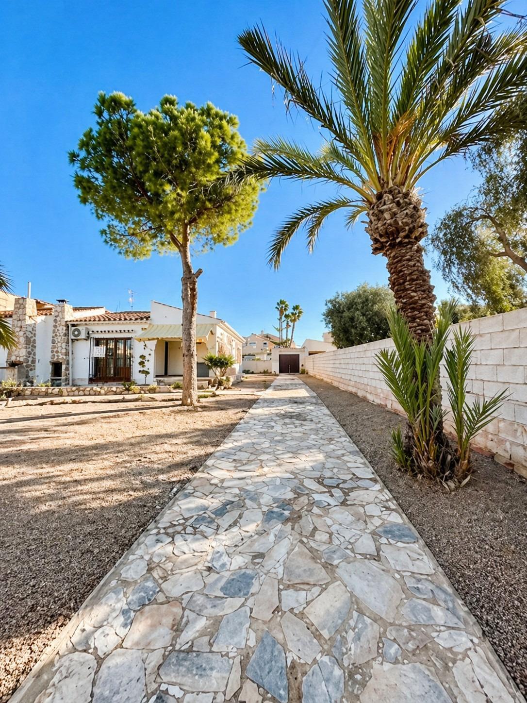Villa in Torrevieja (Aguas Nuevas) — image 4