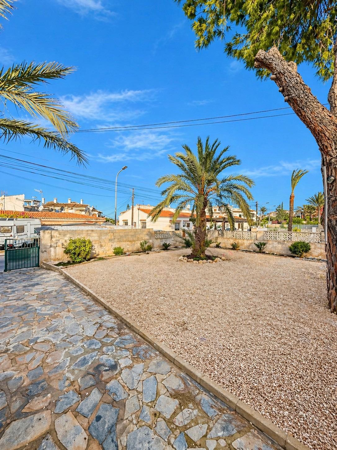 Villa in Torrevieja (Aguas Nuevas) — image 6