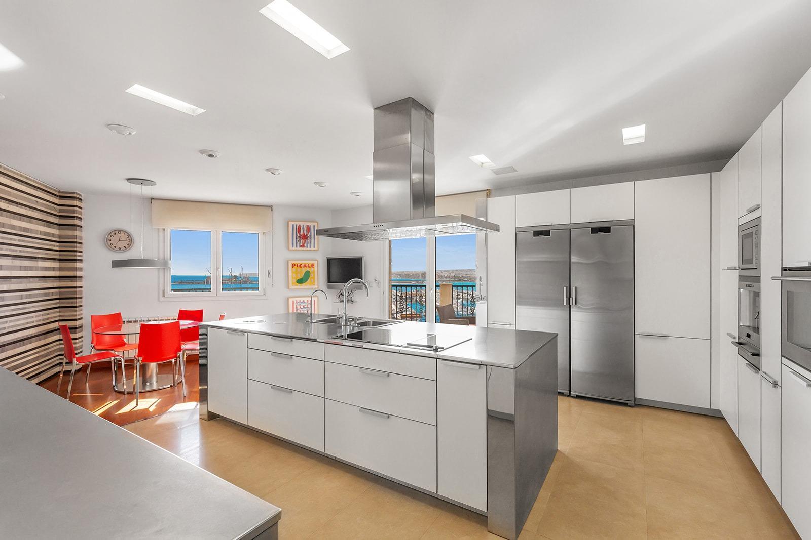 Apartment in Torrevieja (Paseo Maritimo) — image 7
