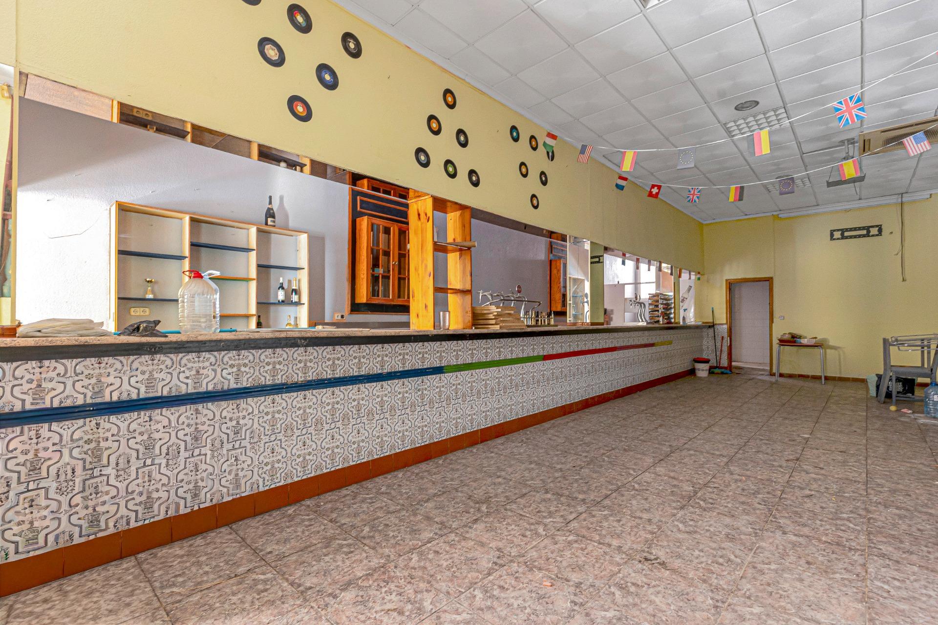 Business-Premise in Torrevieja (Playa Del Cura) — image 3
