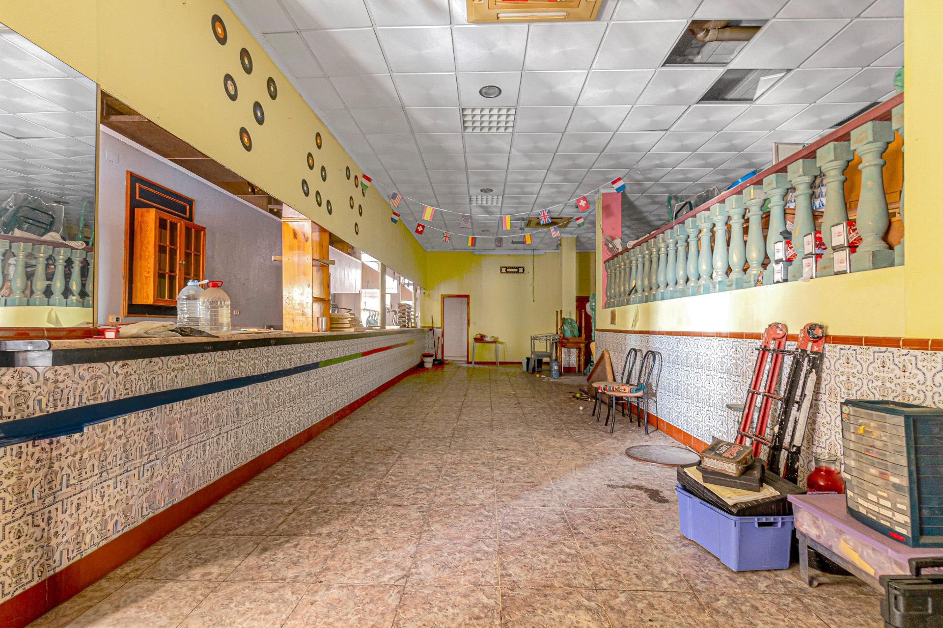 Business-Premise in Torrevieja (Playa Del Cura) — image 4