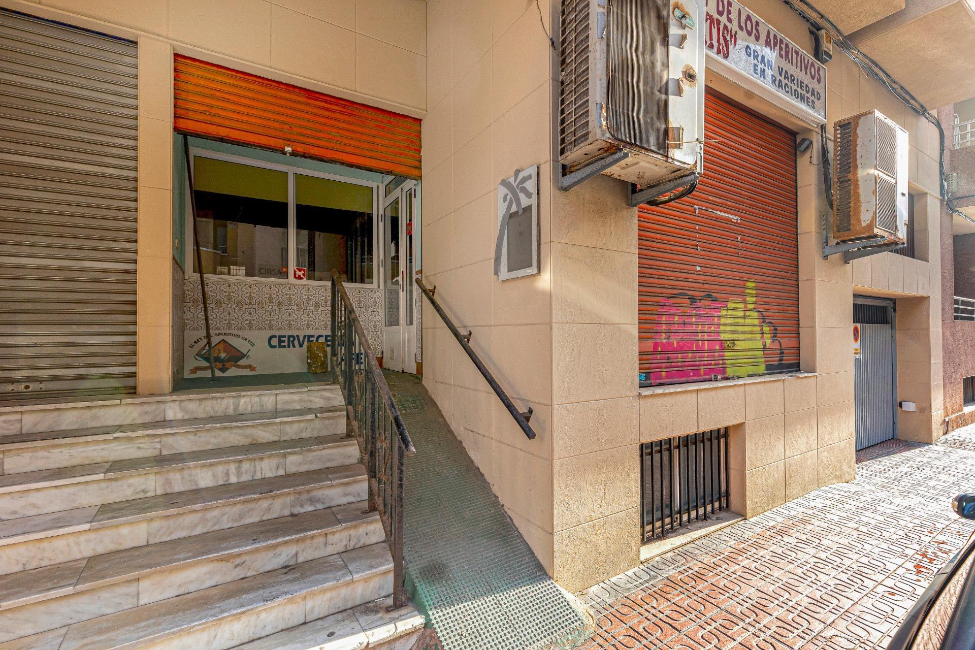 Commercial Premises in Playa del Cura – Great Investment Opportunity in Torrevieja — image 1