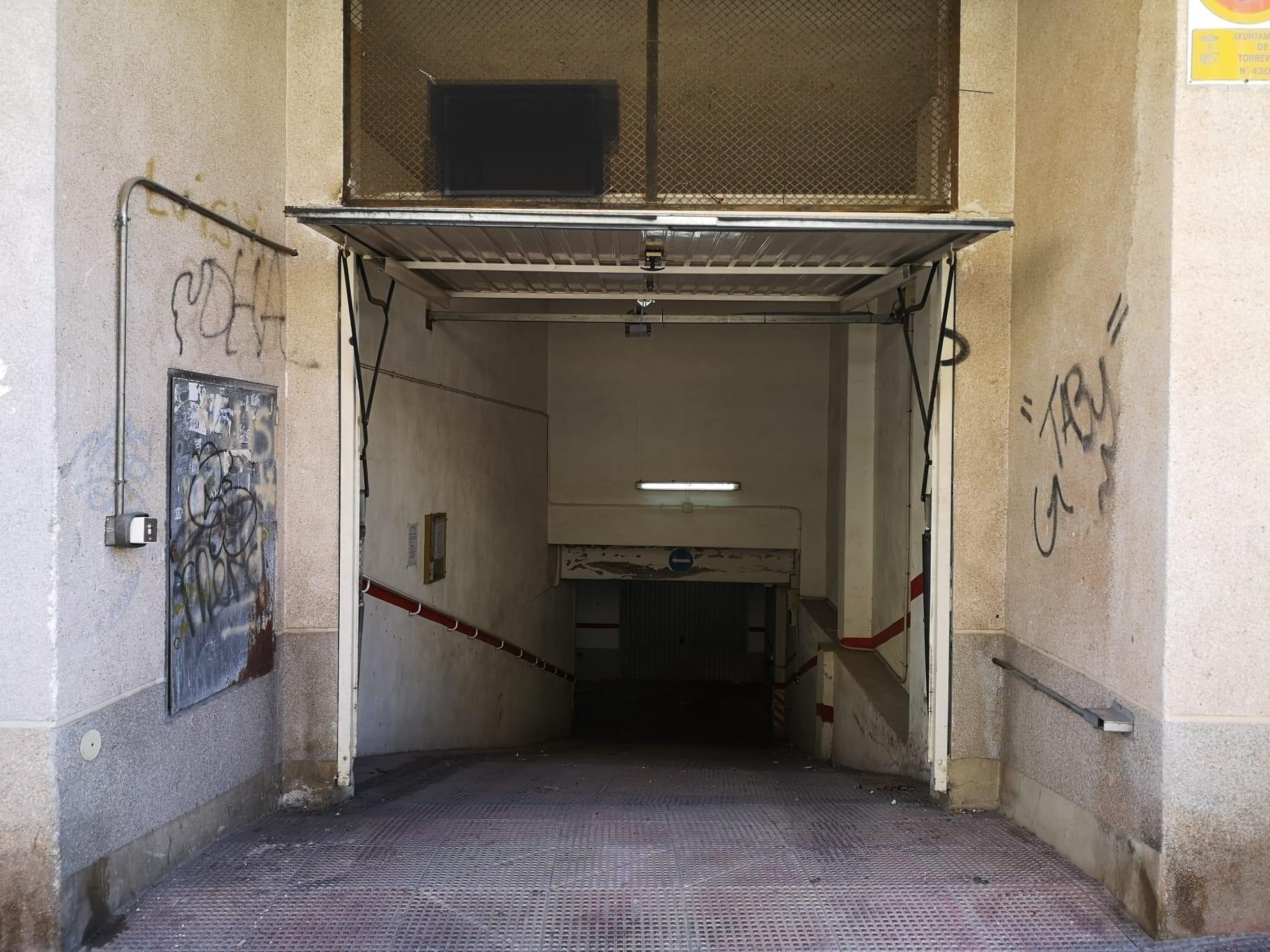 Garage in Torrevieja (Playa De Los Locos) — image 7