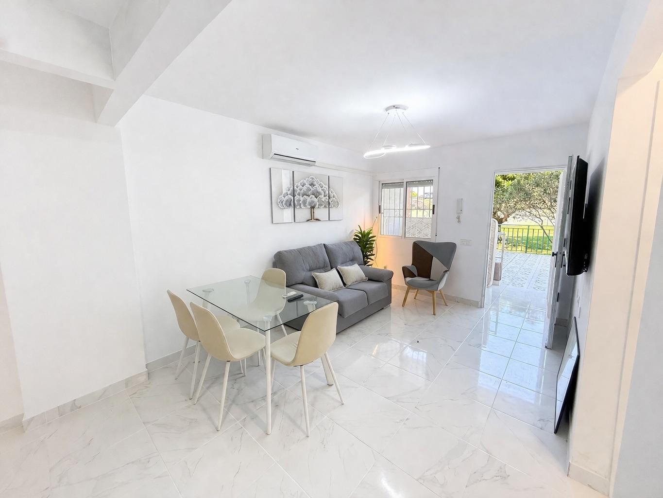 Apartment in Torrevieja (Parque De Las Naciones) — image 2