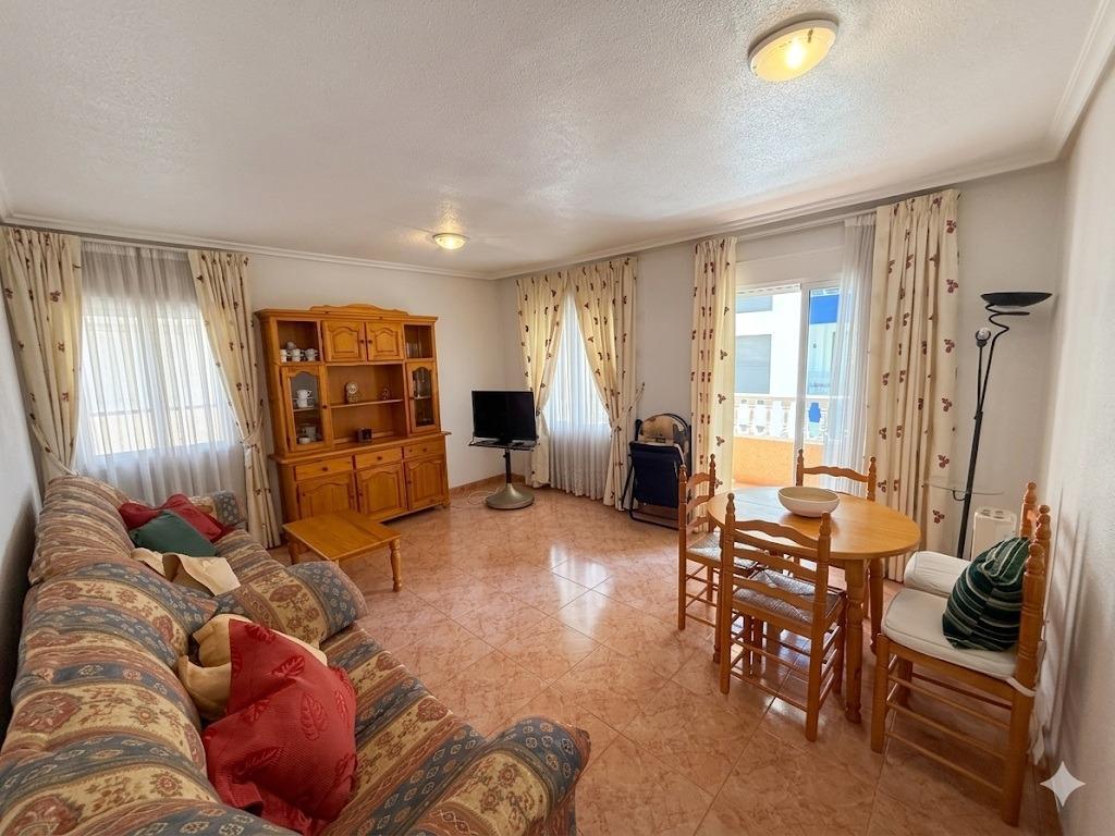 Apartment in Torrevieja (Playa Del Cura) — image 4