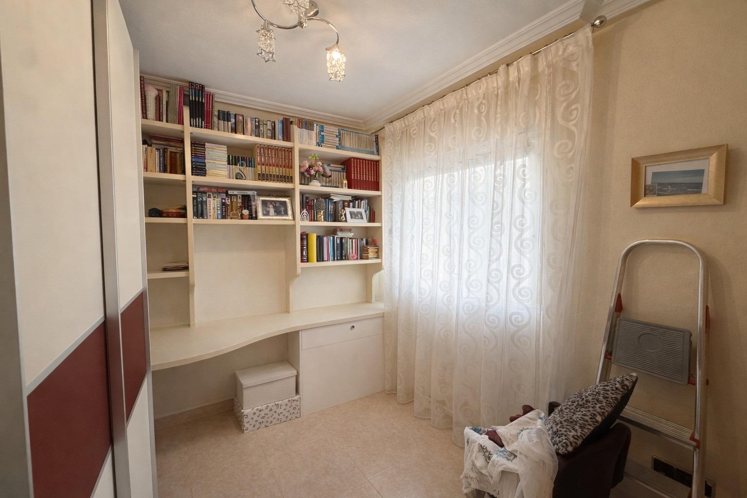 Penthouse in Torrevieja (Playa Del Cura) — image 5