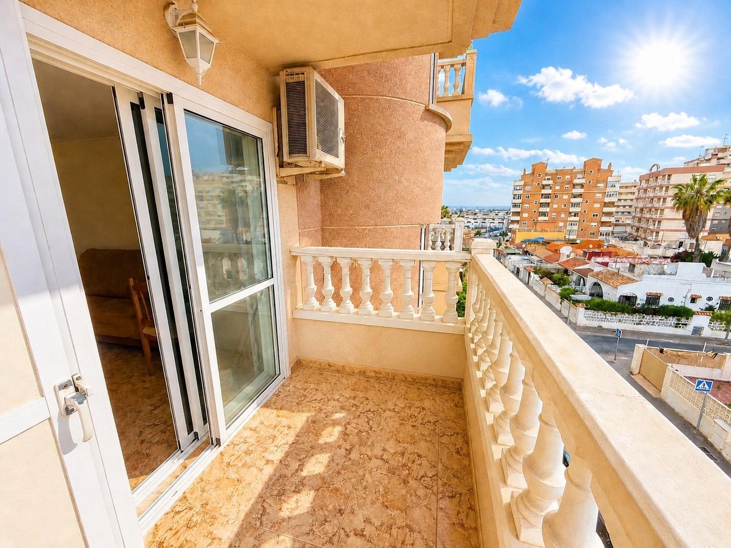 Apartment in Torrevieja (Nueva Torrevieja) — image 2