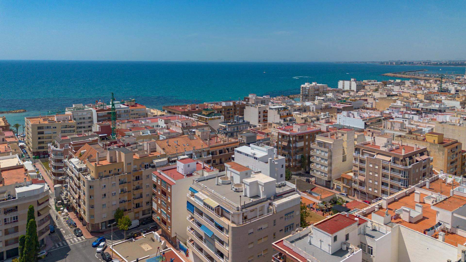 Apartment in Torrevieja (Playa Del Cura) — image 4