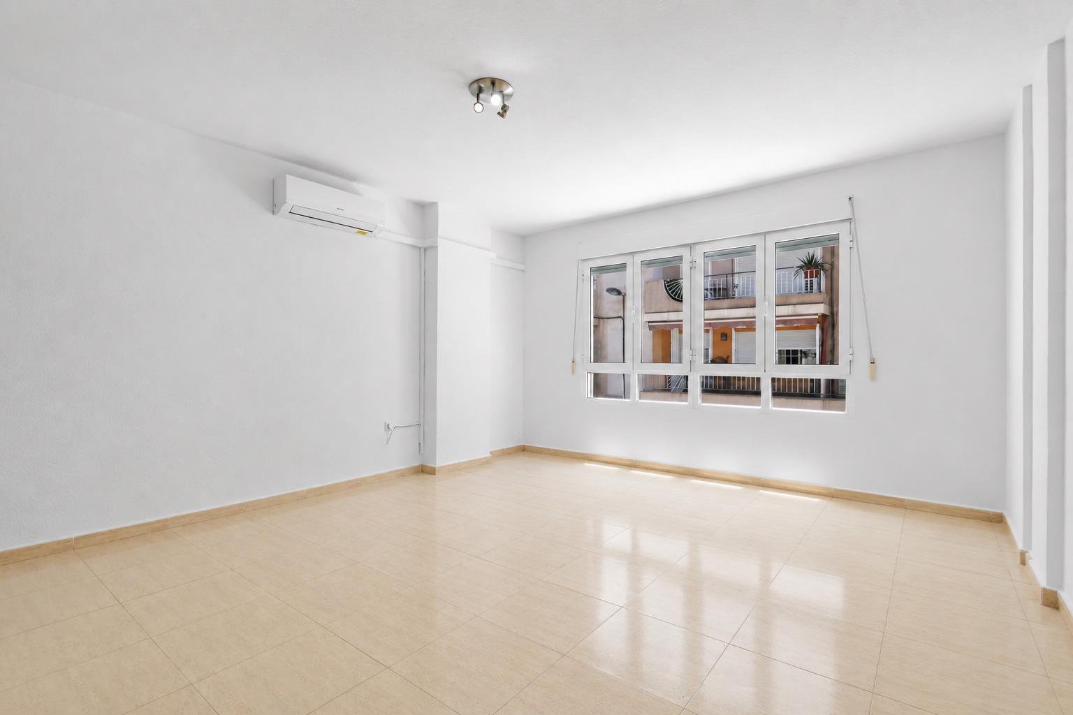Apartment in Torrevieja (Puerto Deportivo) — image 3