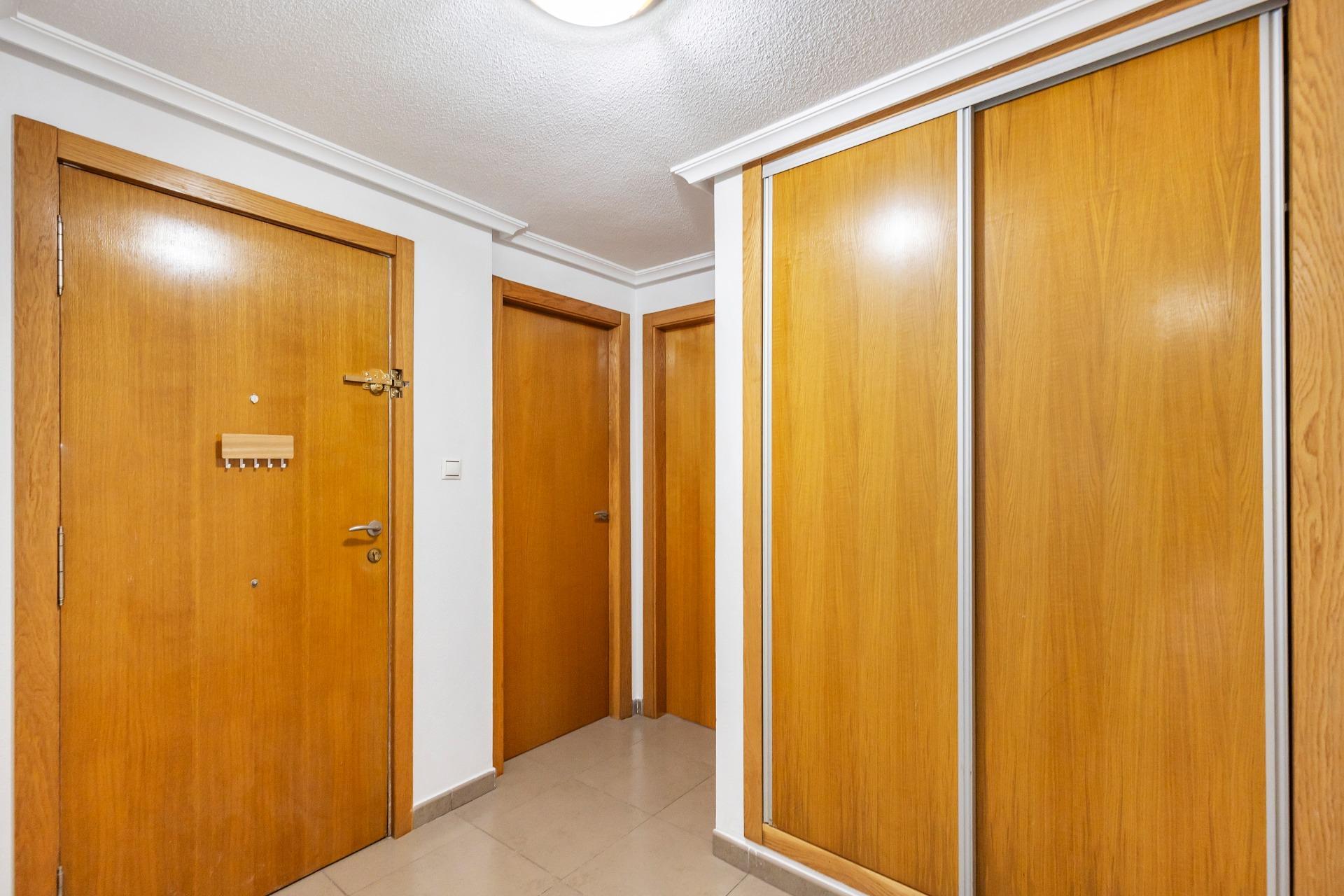 Apartment in Torrevieja — image 2