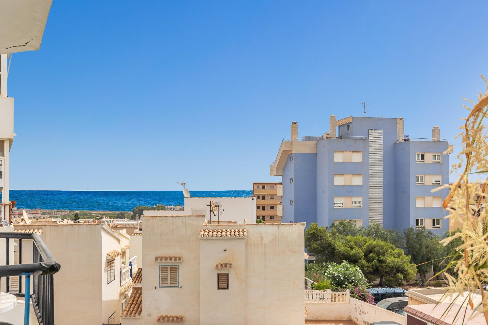 Studio with Stunning Sea Views in Torreblanca, Torrevieja — image 1
