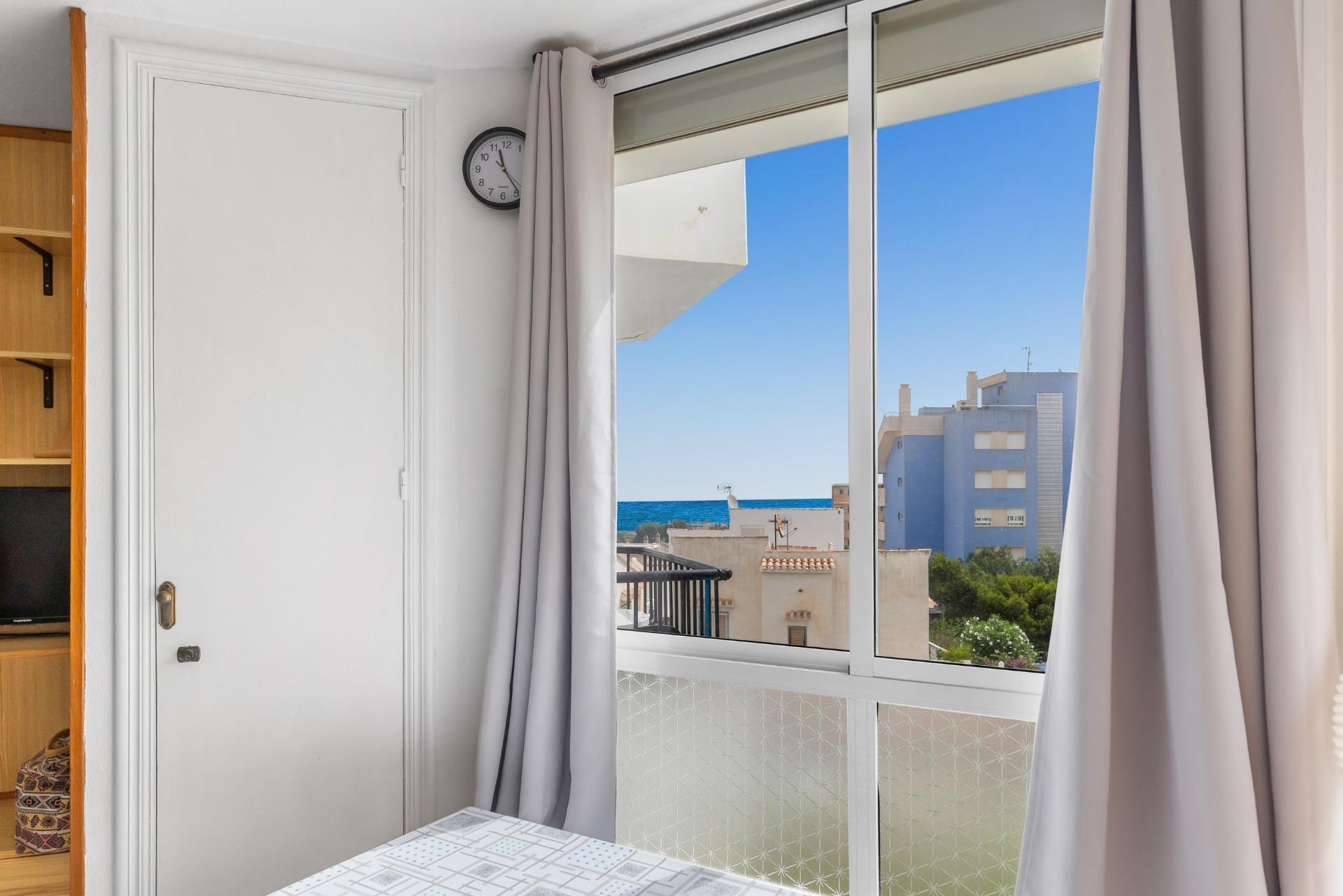 Studio with Stunning Sea Views in Torreblanca, Torrevieja — image 3