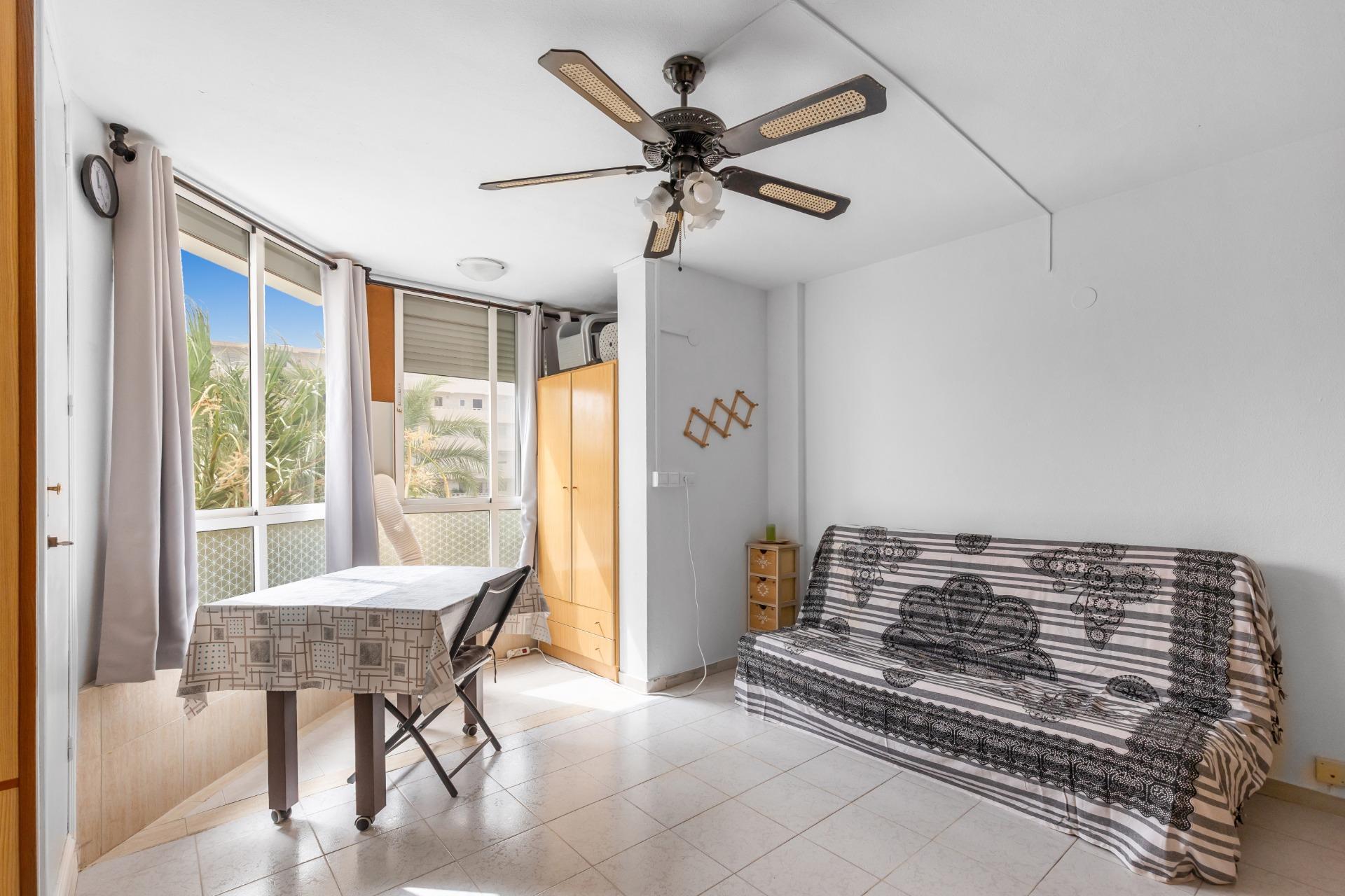 Studio with Stunning Sea Views in Torreblanca, Torrevieja — image 4