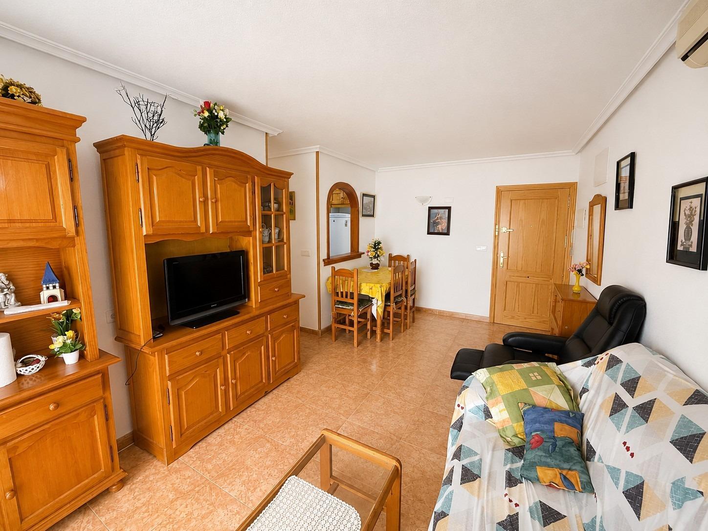 Apartment in Torrevieja (Estacion De Autobuses) — image 1
