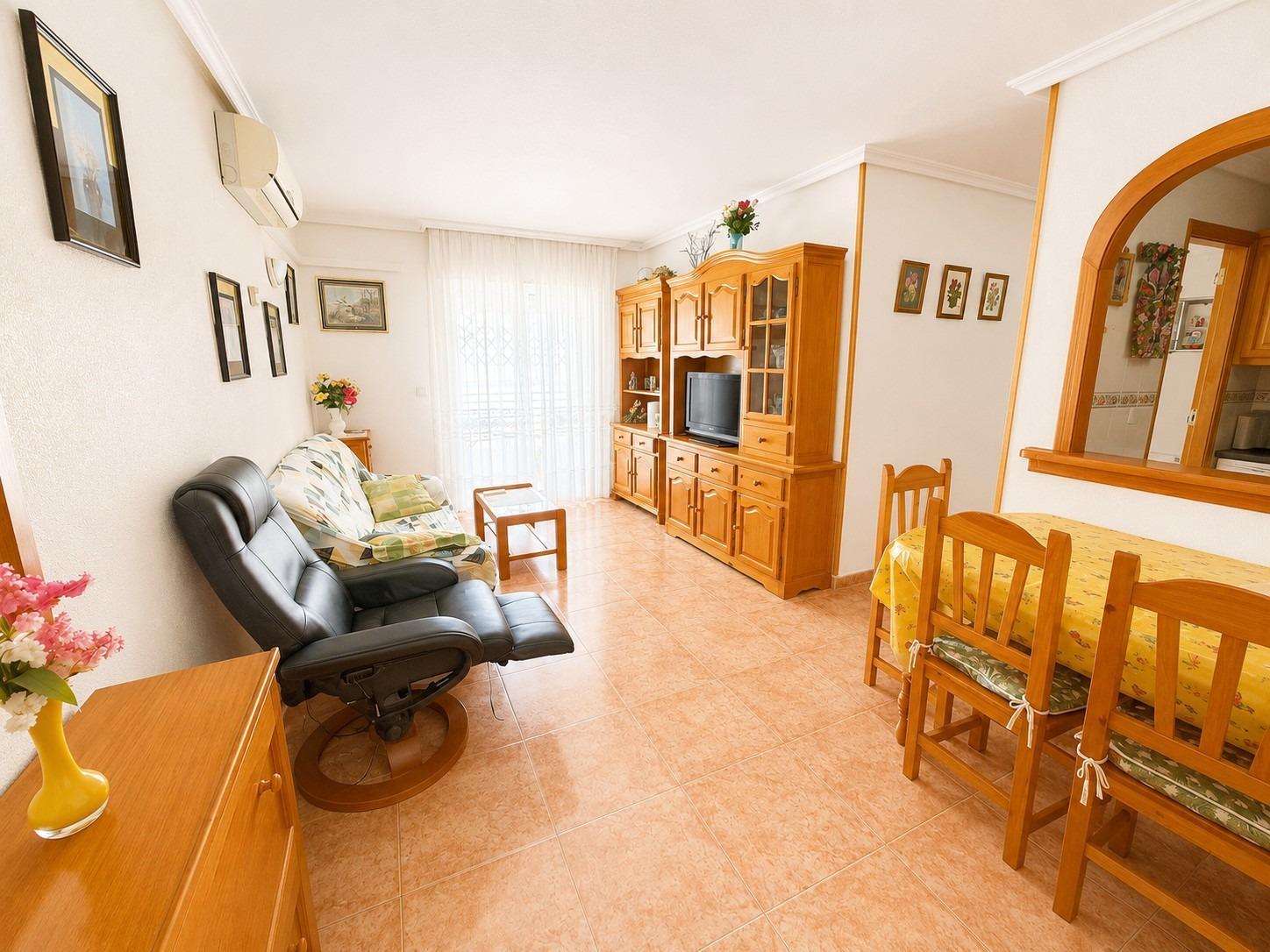 Apartment in Torrevieja (Estacion De Autobuses) — image 3