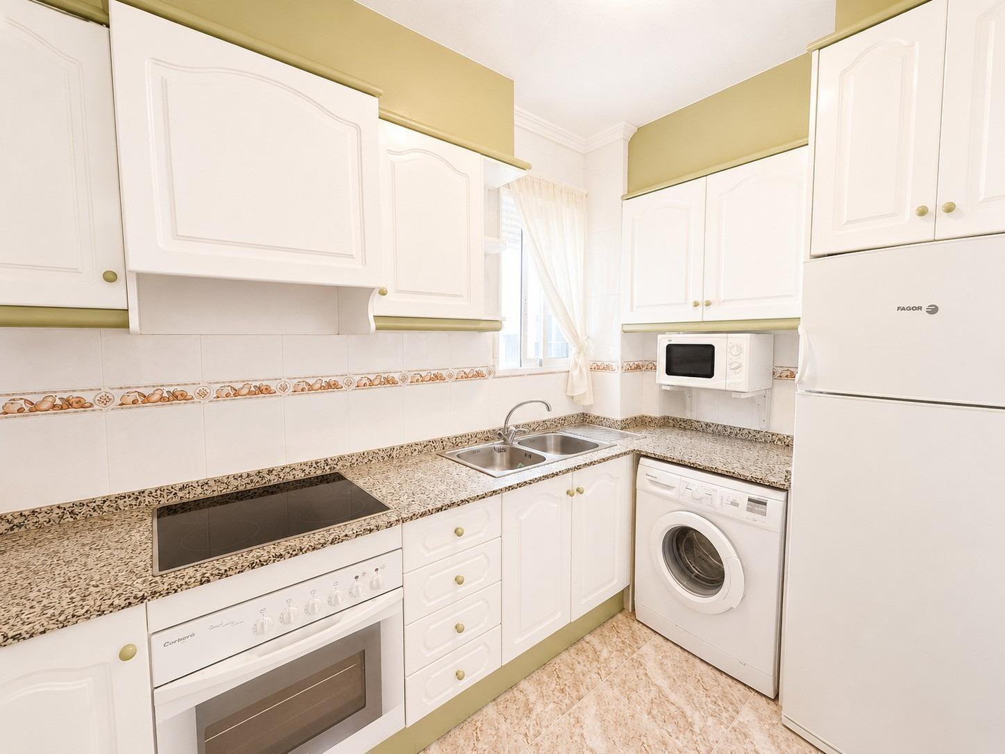 Apartment in Torrevieja (Habaneras) — image 4