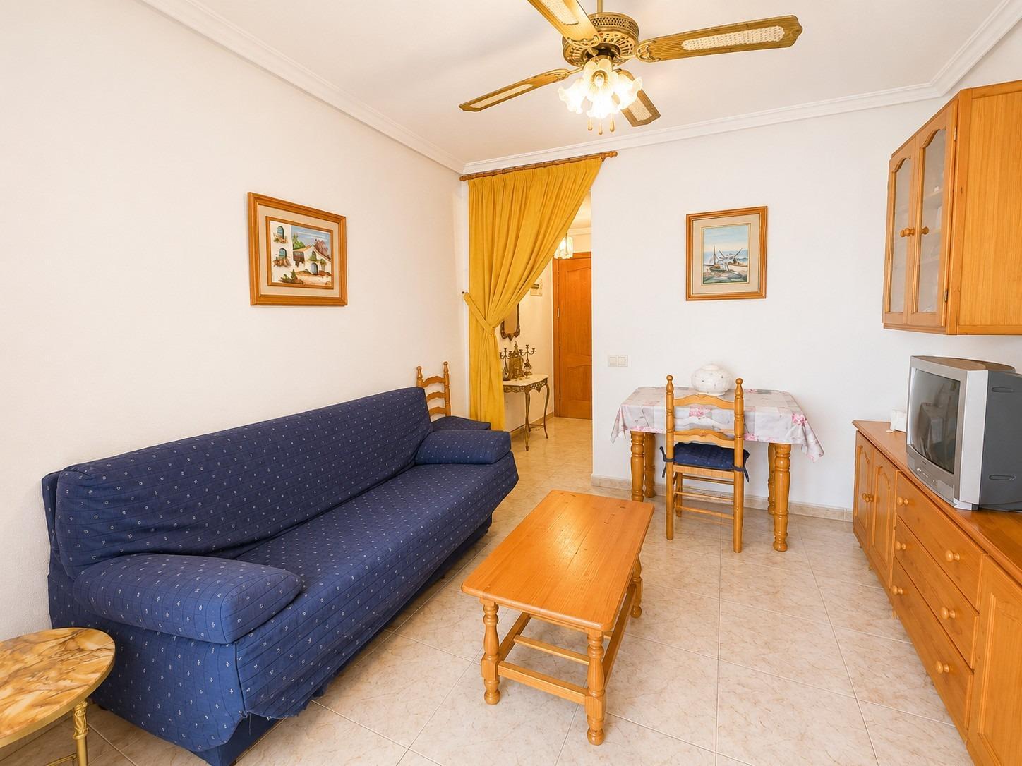 Apartment in Torrevieja (Estacion De Autobuses) — image 2