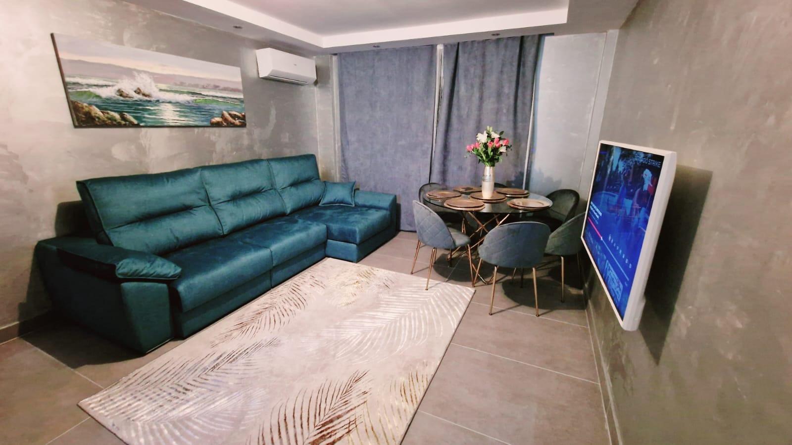 REFORMADO APARTAMENTO A 50 METROS DE LA PLAYA. 3 DORM. 1 BAÑO. 101 M2. — image 2