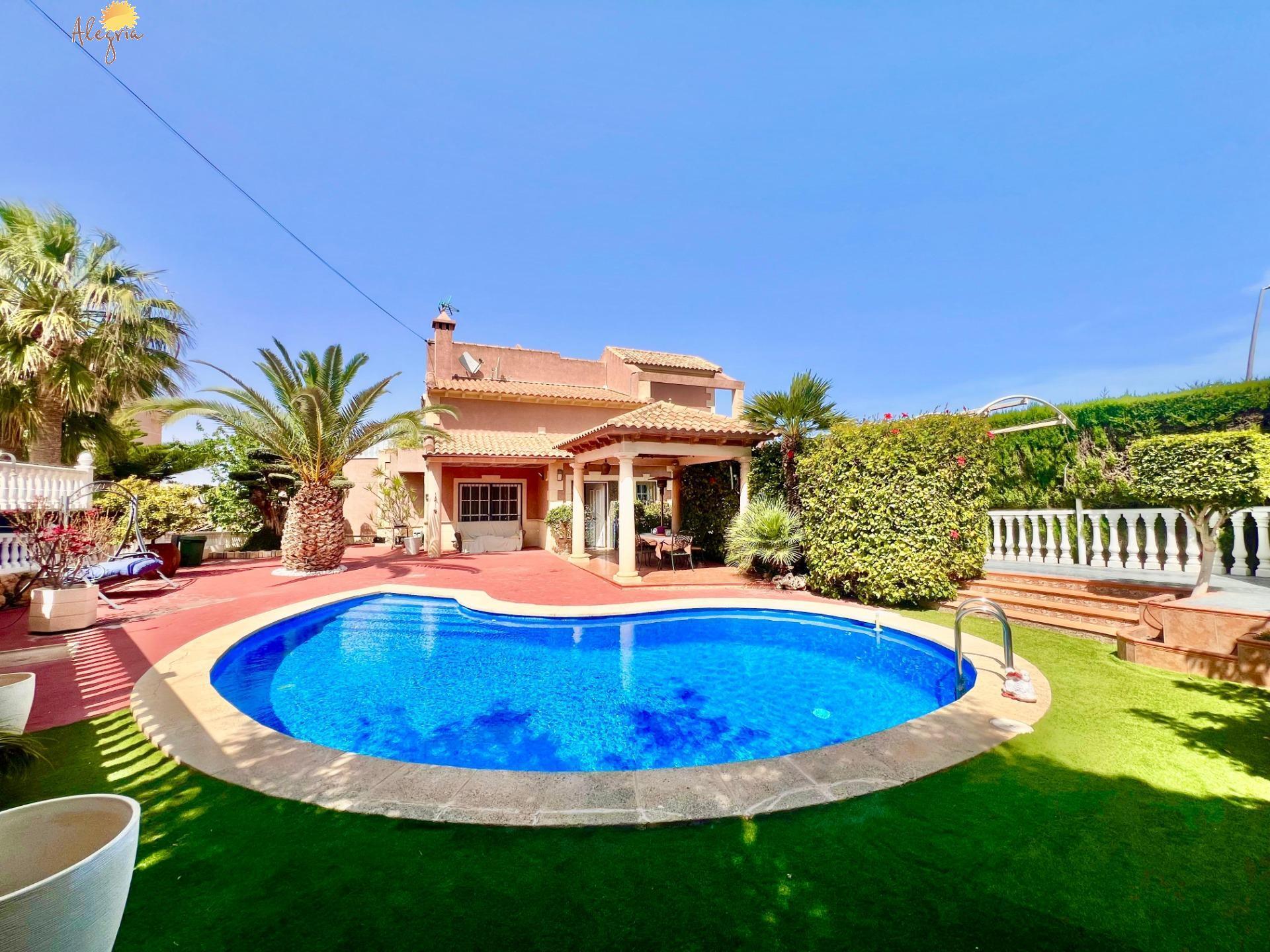 Villa in Orihuela Costa — image 2