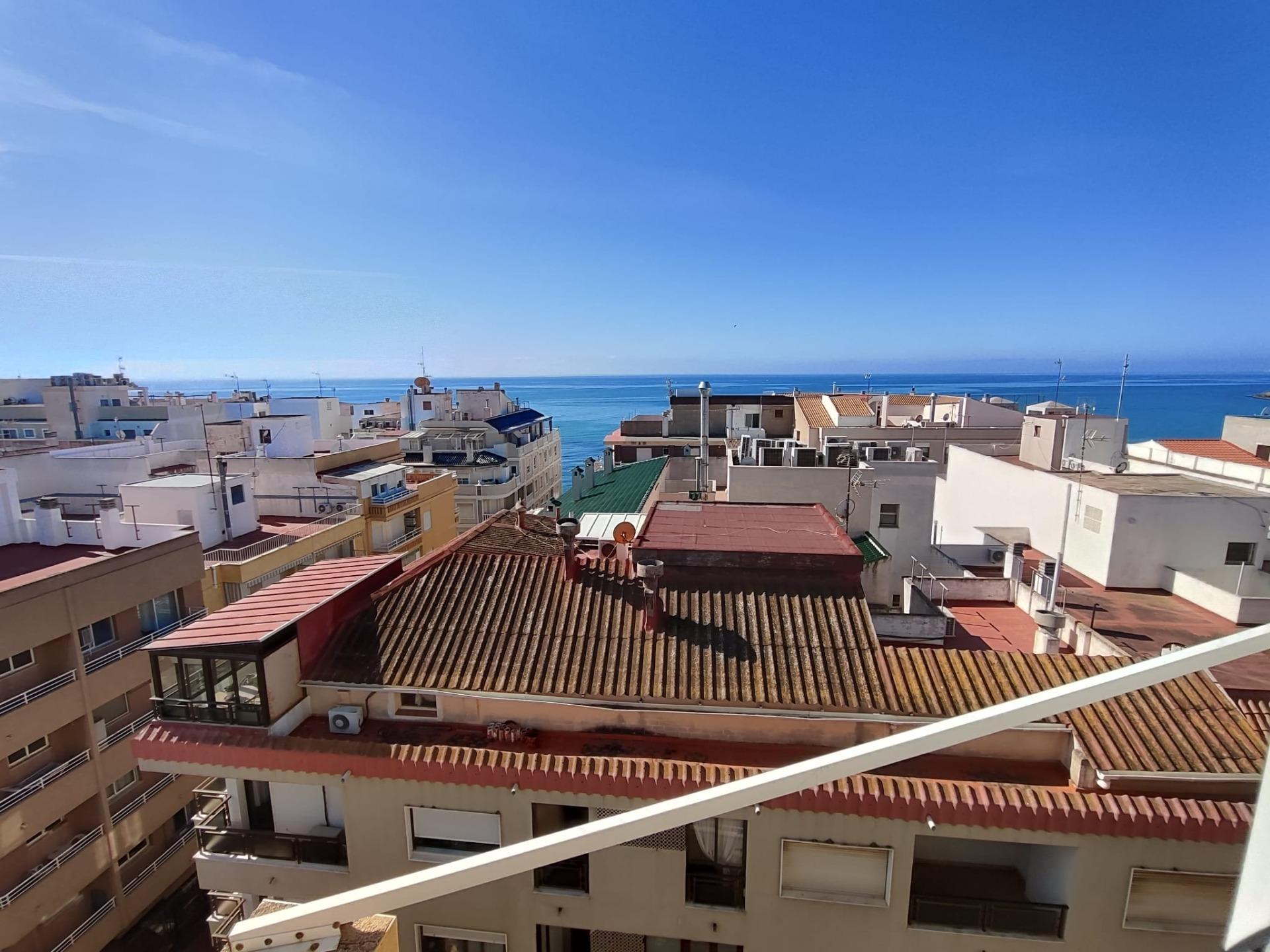 Espectacular Ático en Torrevieja con Vistas al Mar — image 1