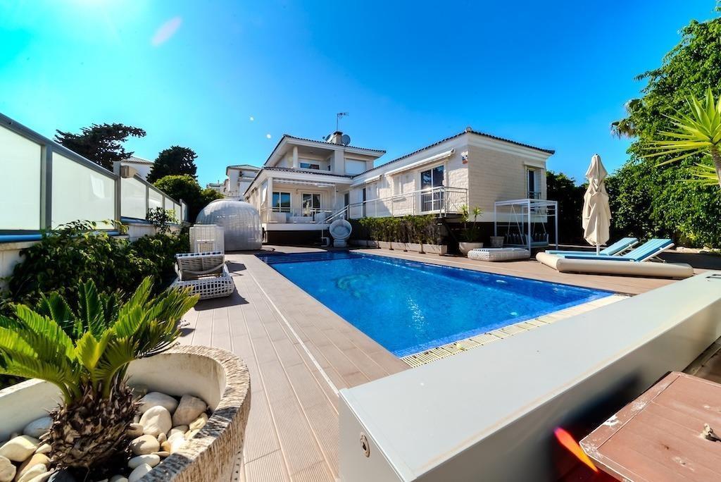 Villa in Torrevieja — image 1