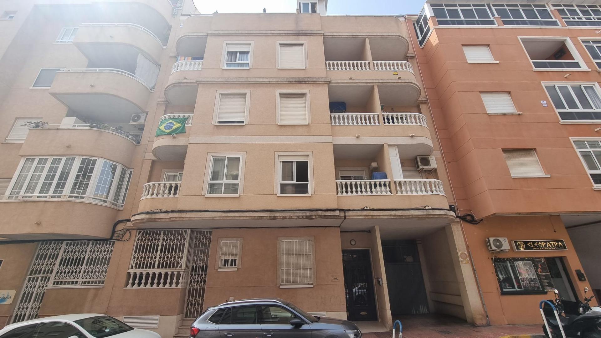 Apartment in Torrevieja — image 1