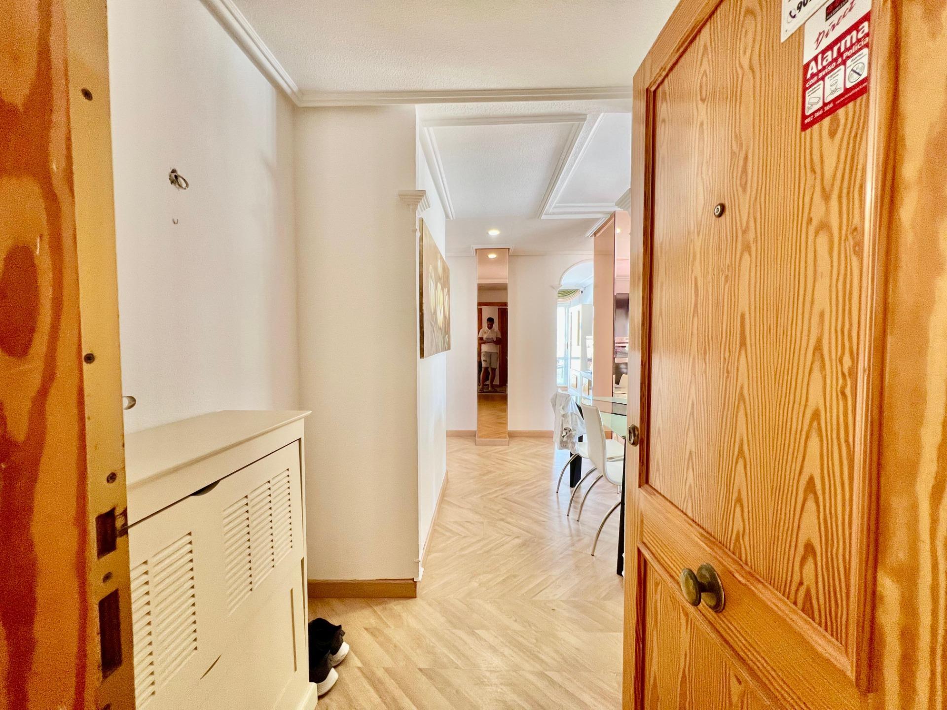 Apartment in Torrevieja — image 2