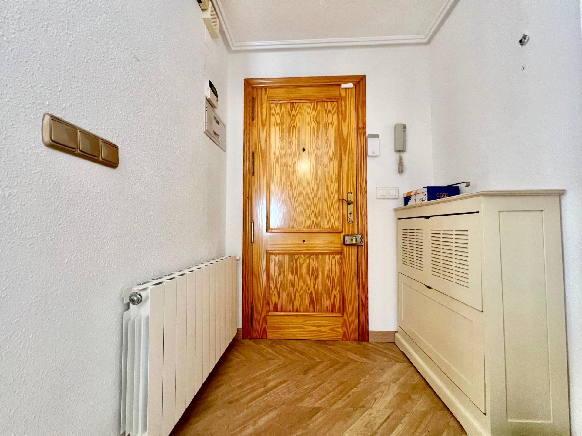 Apartment in Torrevieja — image 3