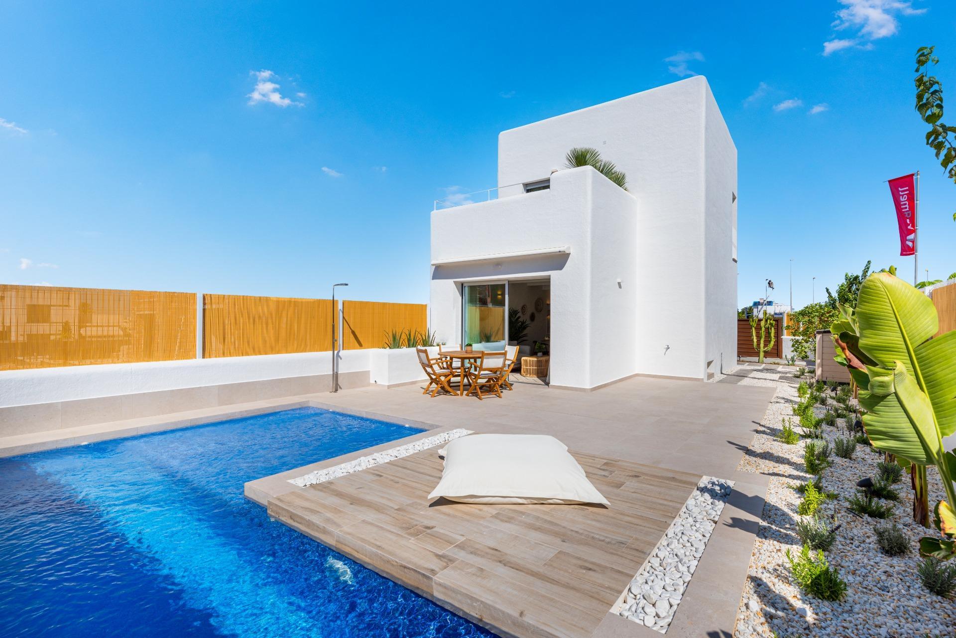 Villa in Los Alcazares — image 2