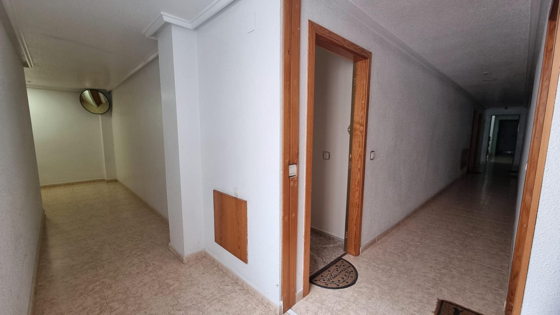Apartment in Torrevieja — image 4
