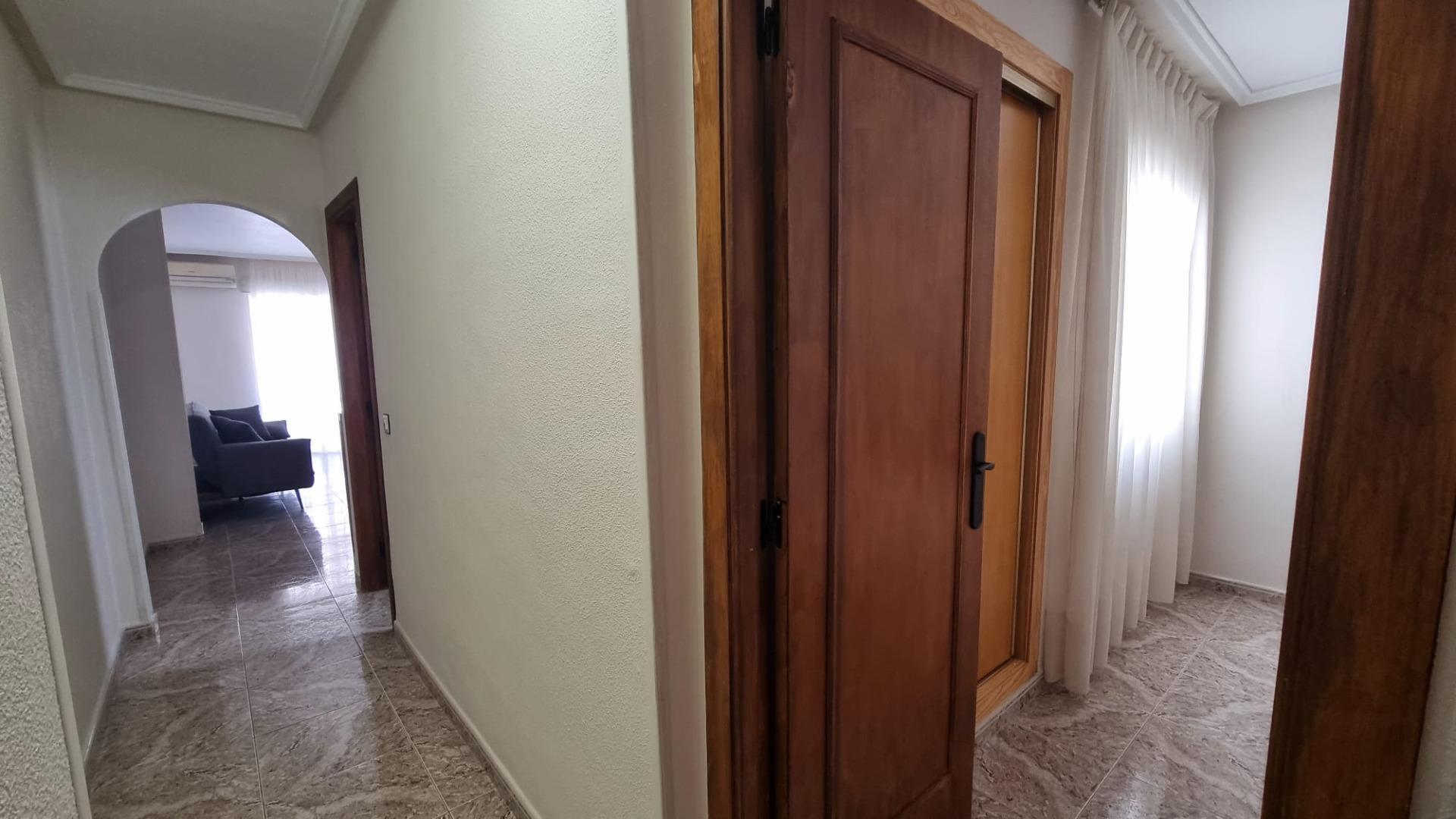 Apartment in Torrevieja — image 5