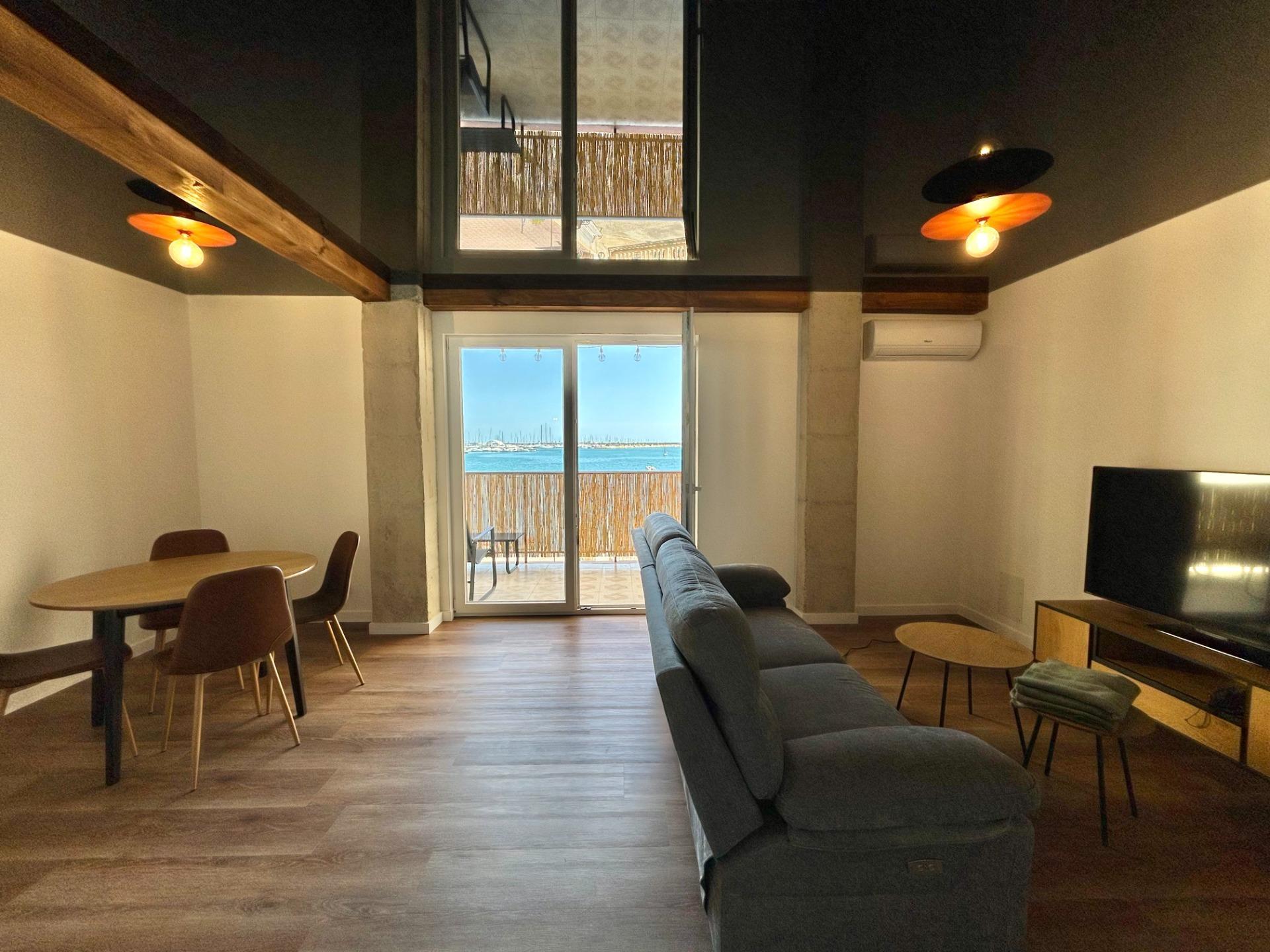 Apartamento con diseño exclusivo y vistas directas al mar — image 3