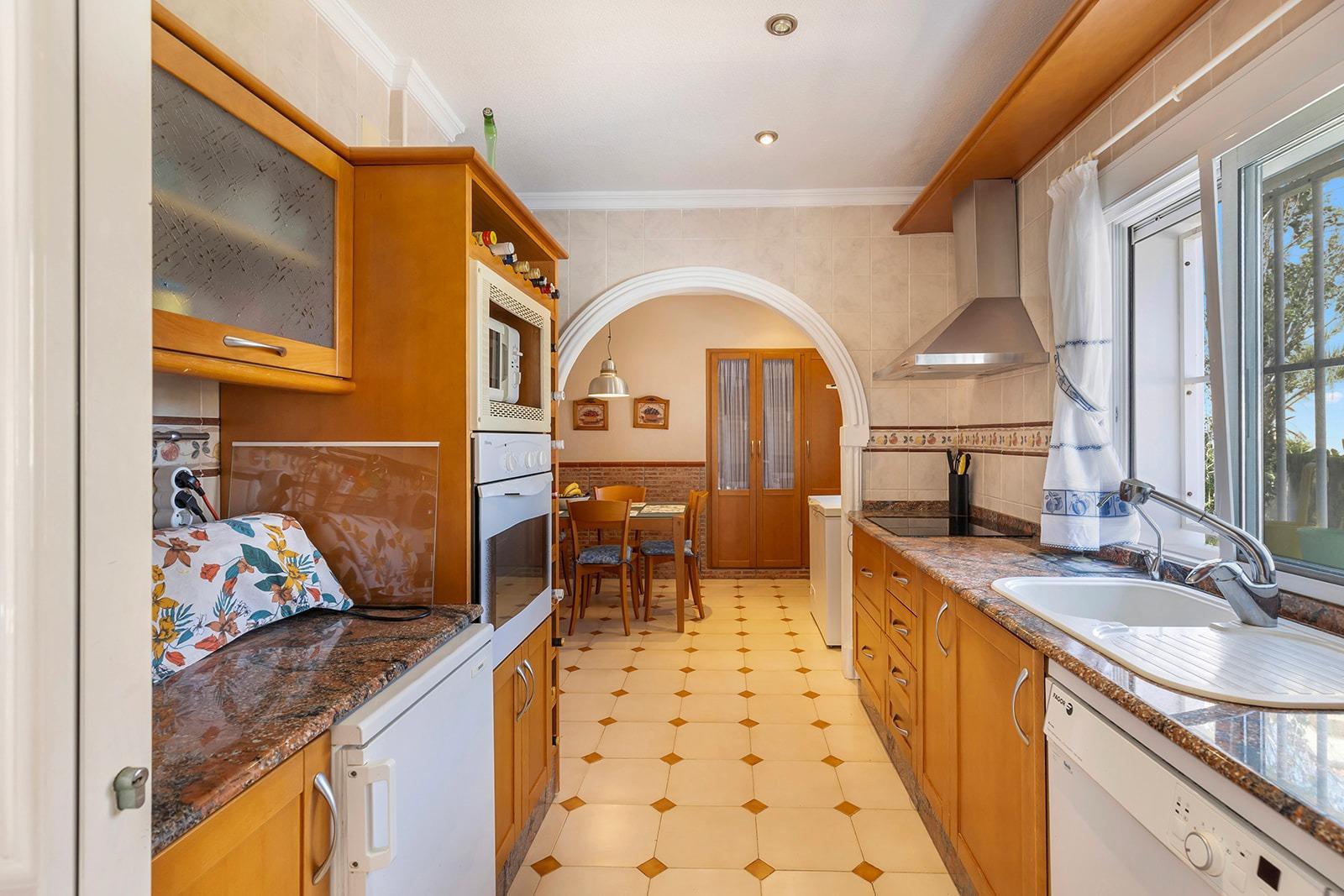 Villa in La Nucia — image 7