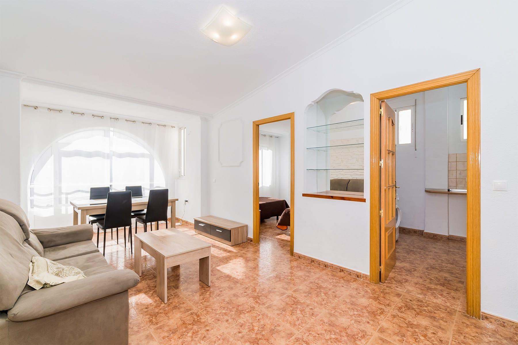 Apartment in Torrevieja — image 2