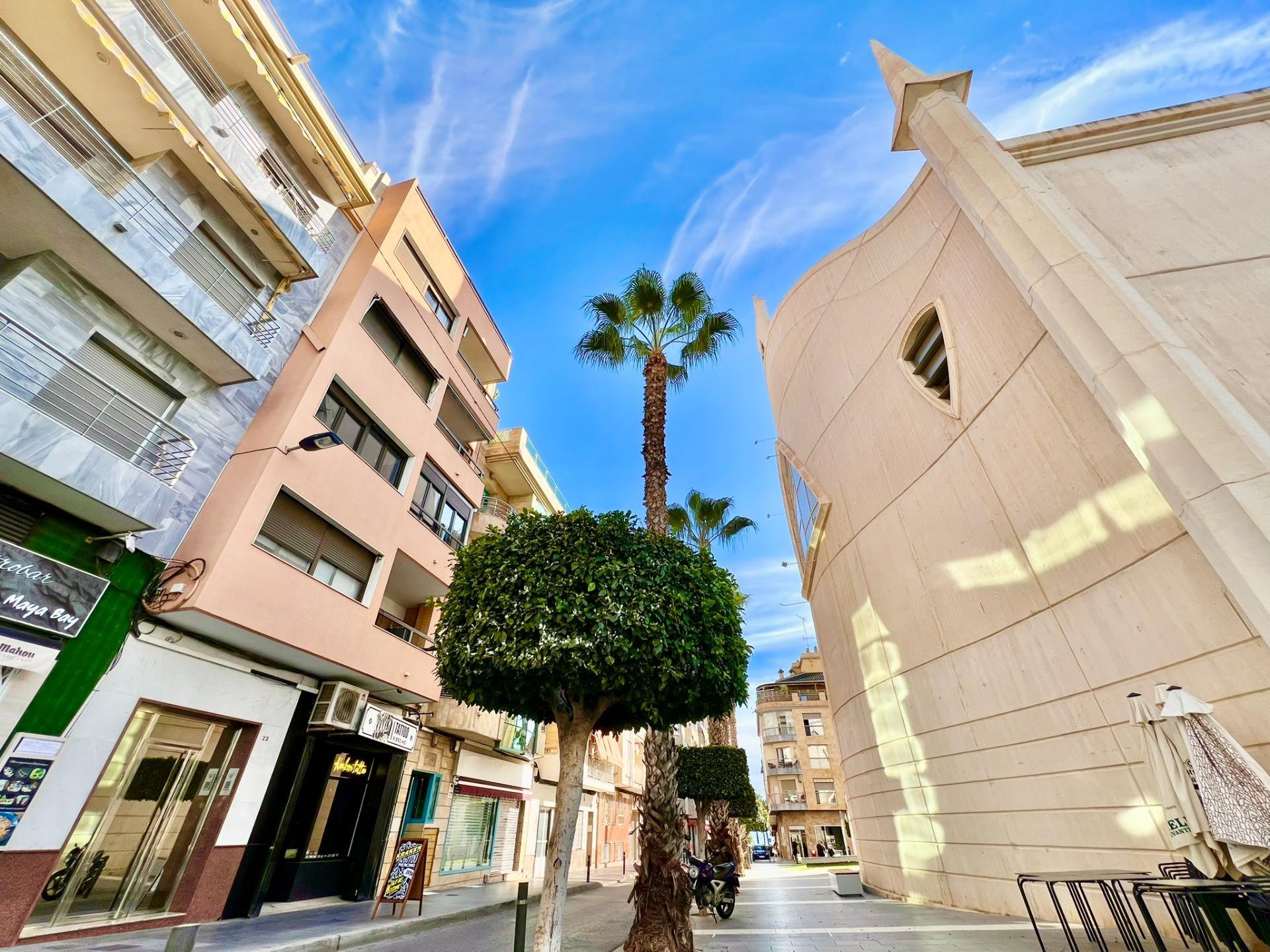 CONFORT, AMPLITUD Y EXCLUSIVIDAD. PISO DE 145m2 EN UBICACIÓN PRIVILEGIADA CON SOLÁRIUM COMUNITARIO PRIVATIVO DE 60m2 — image 2