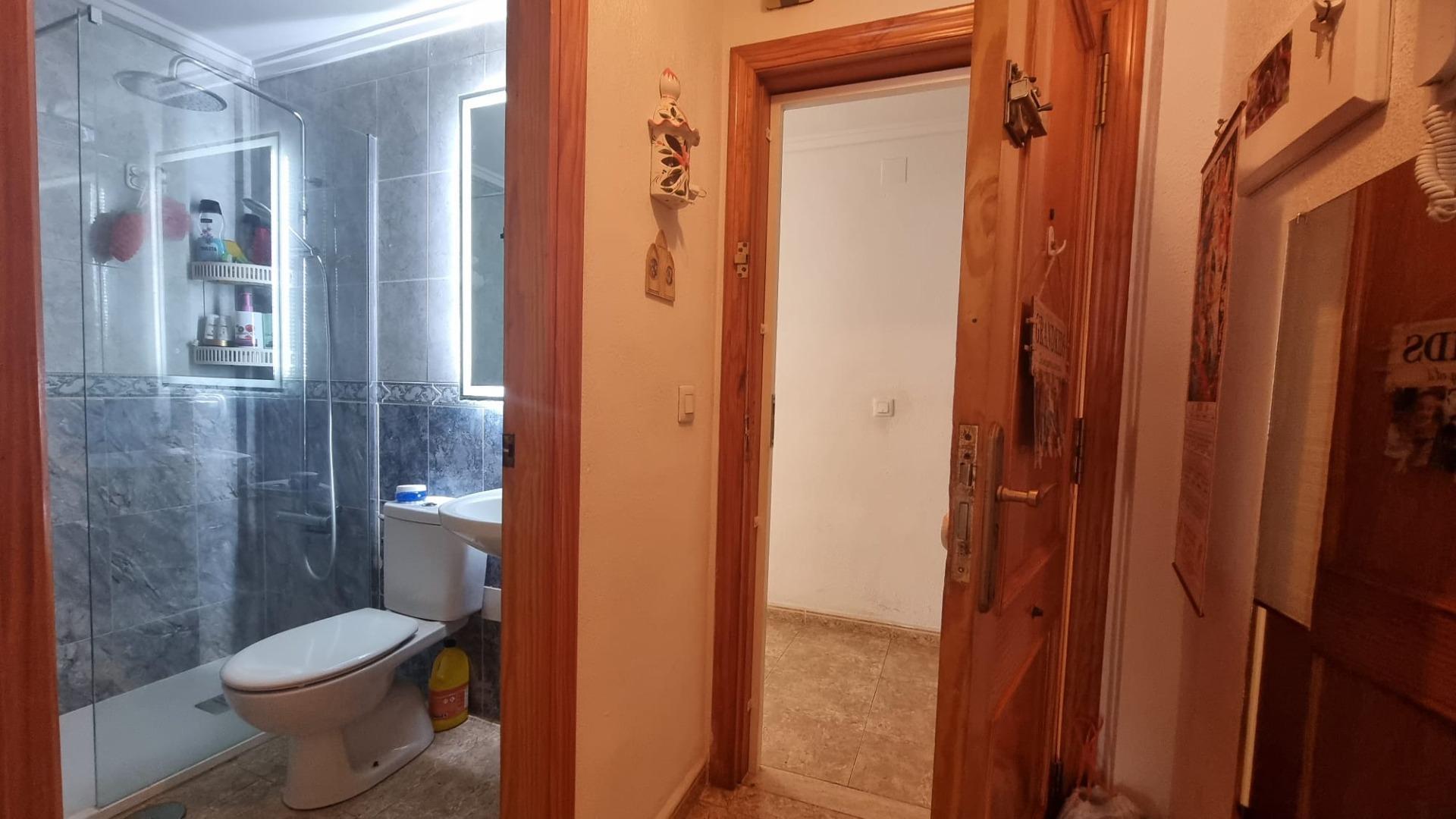 Apartment in Torrevieja — image 4