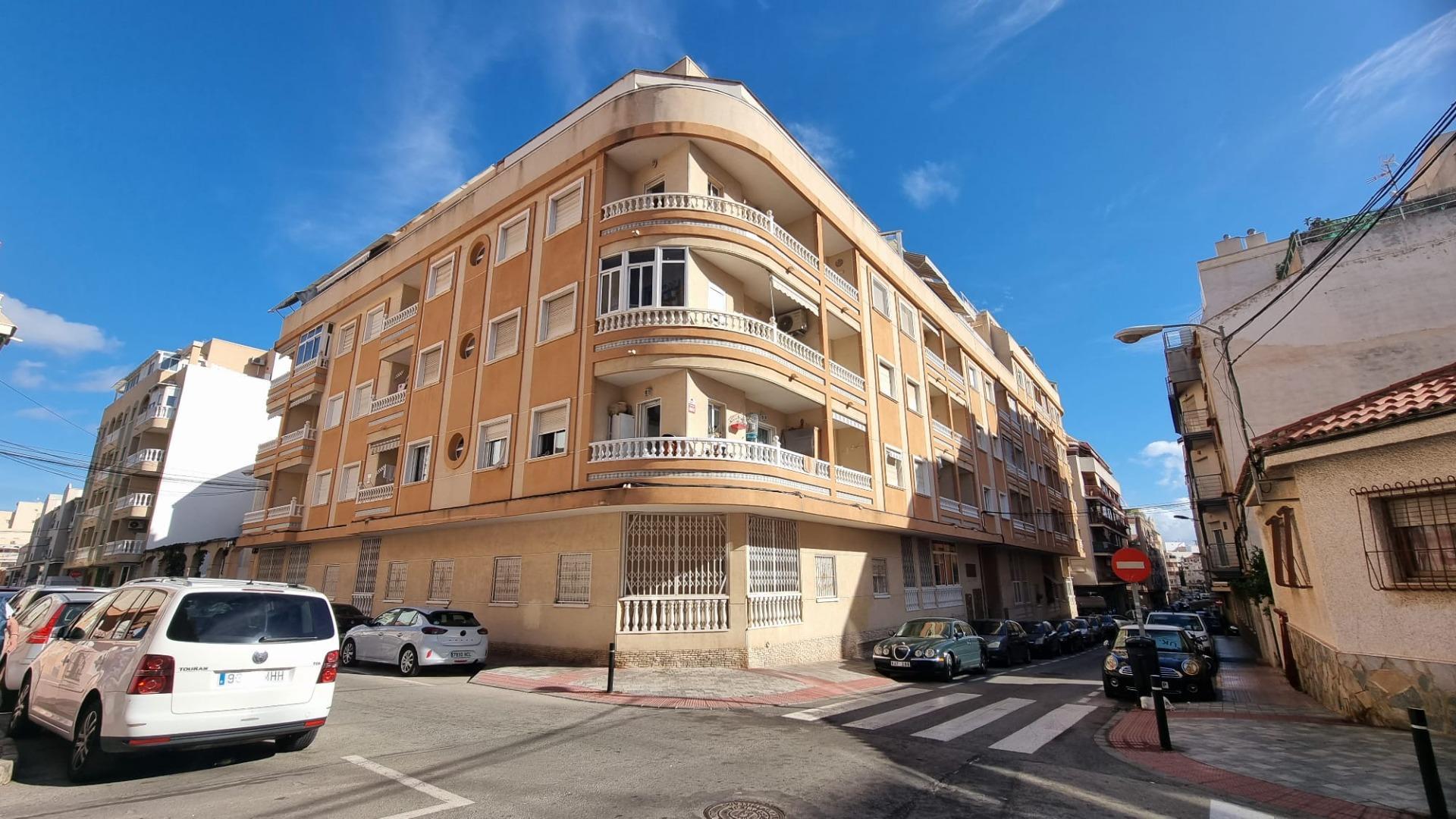 Encantador Apartamento en Playa del Cura, Torrevieja - A un Paso del Mar — image 1