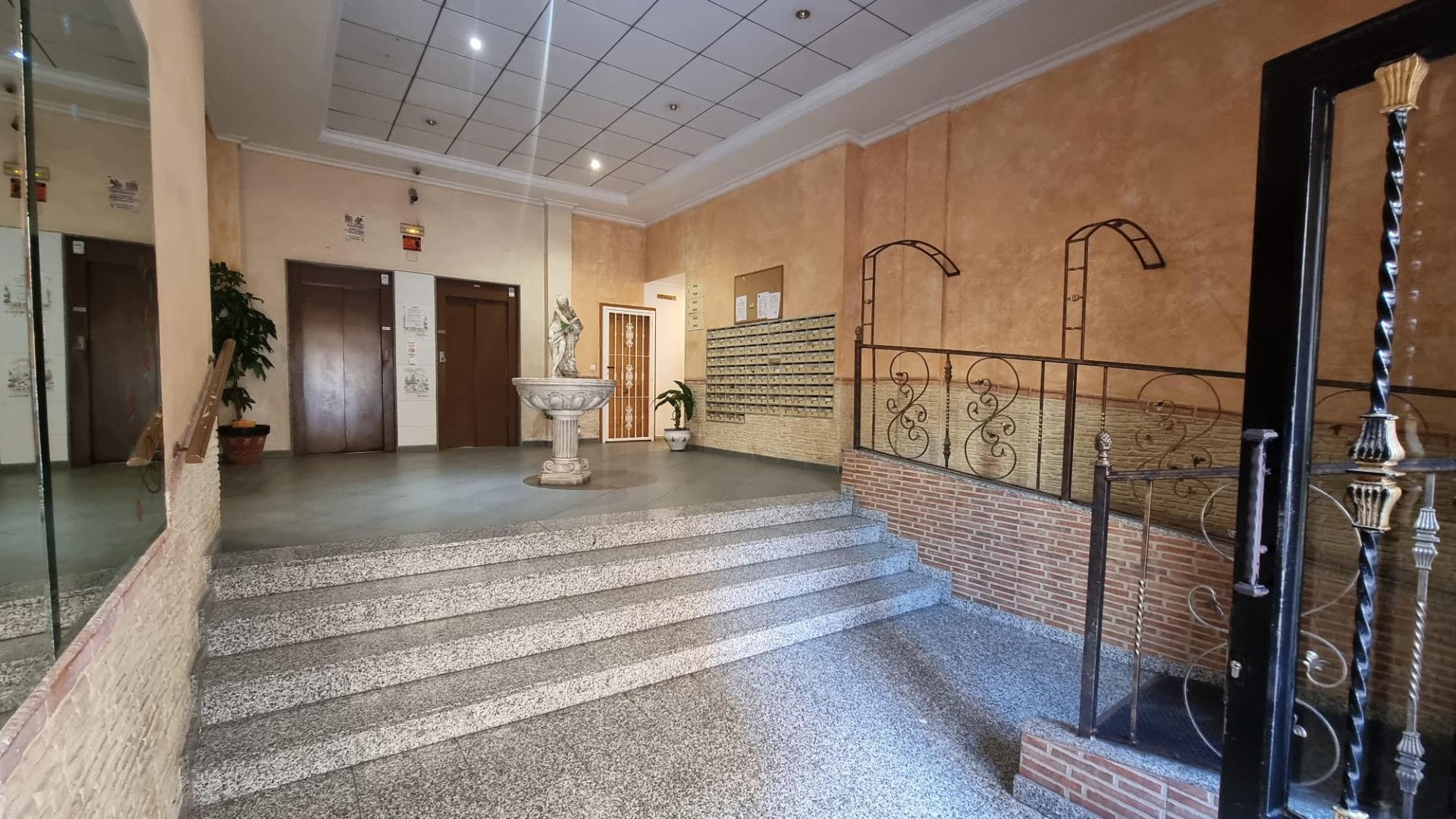 Encantador Apartamento en Playa del Cura, Torrevieja - A un Paso del Mar — image 2