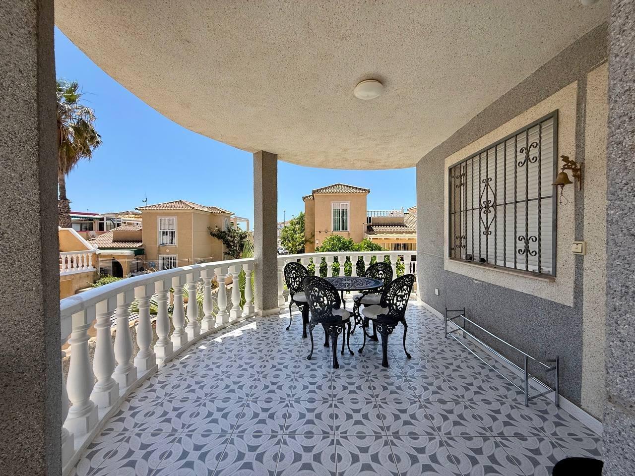Villa in Orihuela Costa — image 2