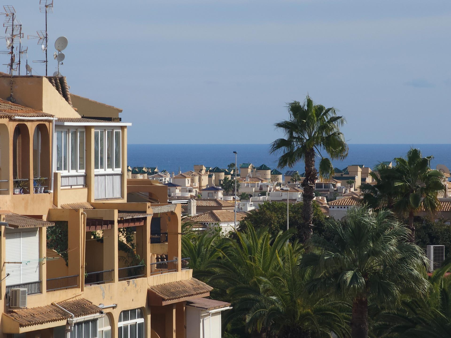 Moderno Apartamento en Torreblanca, Torrevieja - Ideal para Inversión — image 1