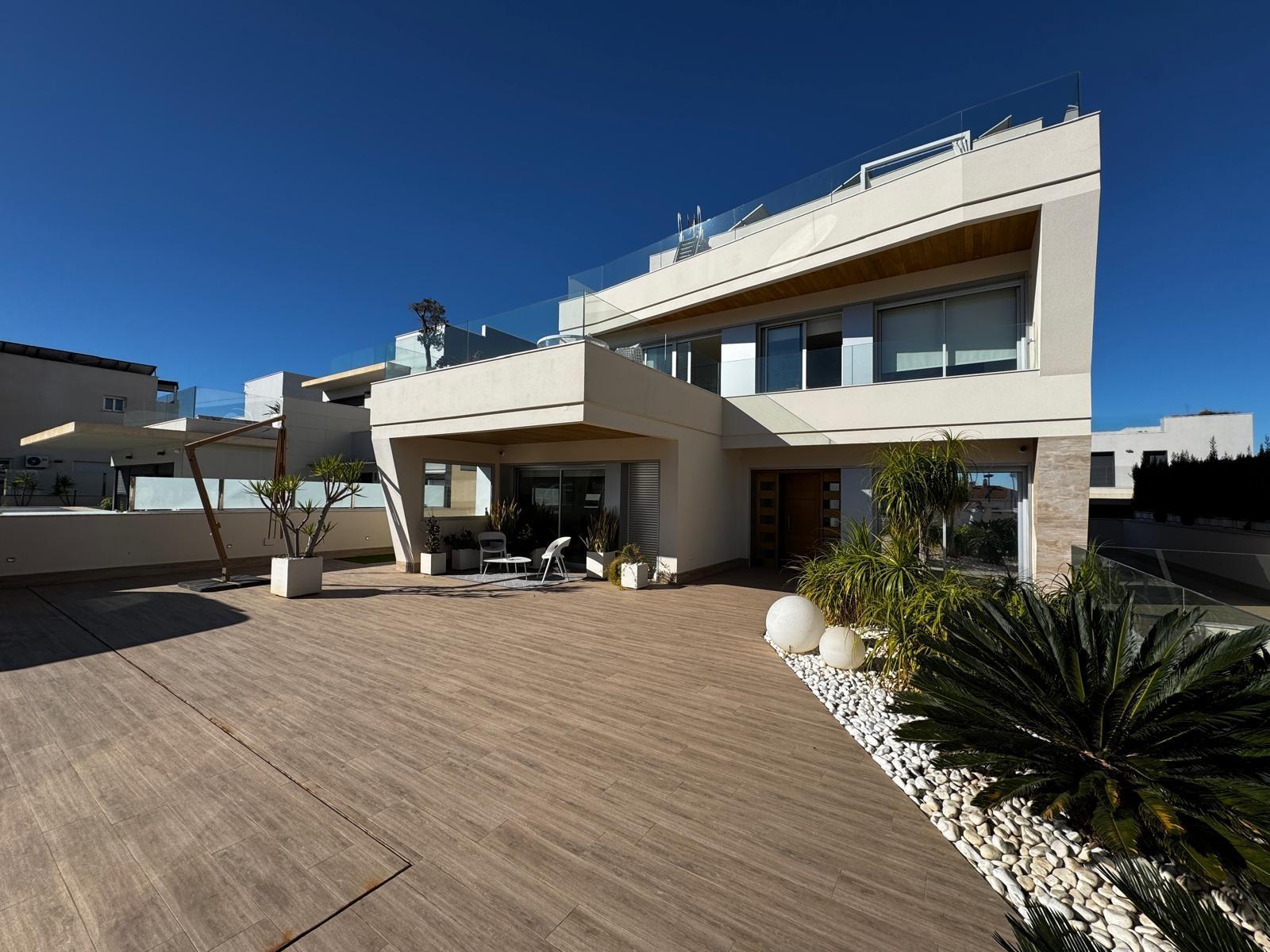 Villa in Orihuela Costa — image 2