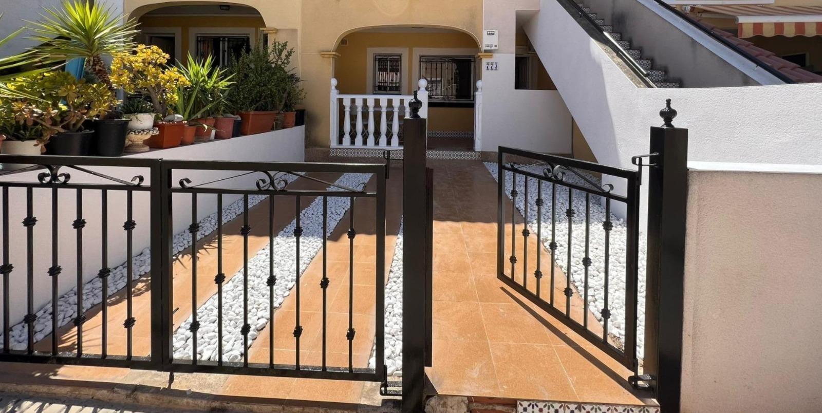 Apartment in Torrevieja — image 3