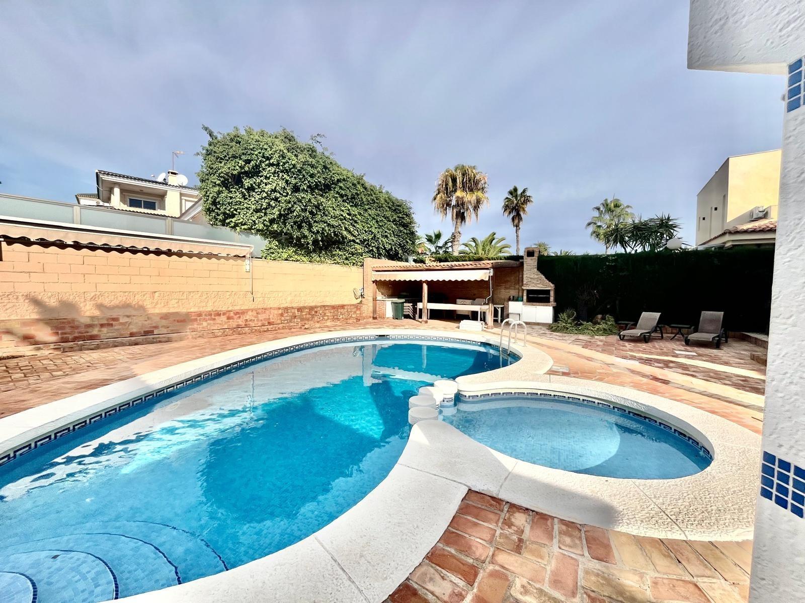 Villa in Torrevieja — image 5