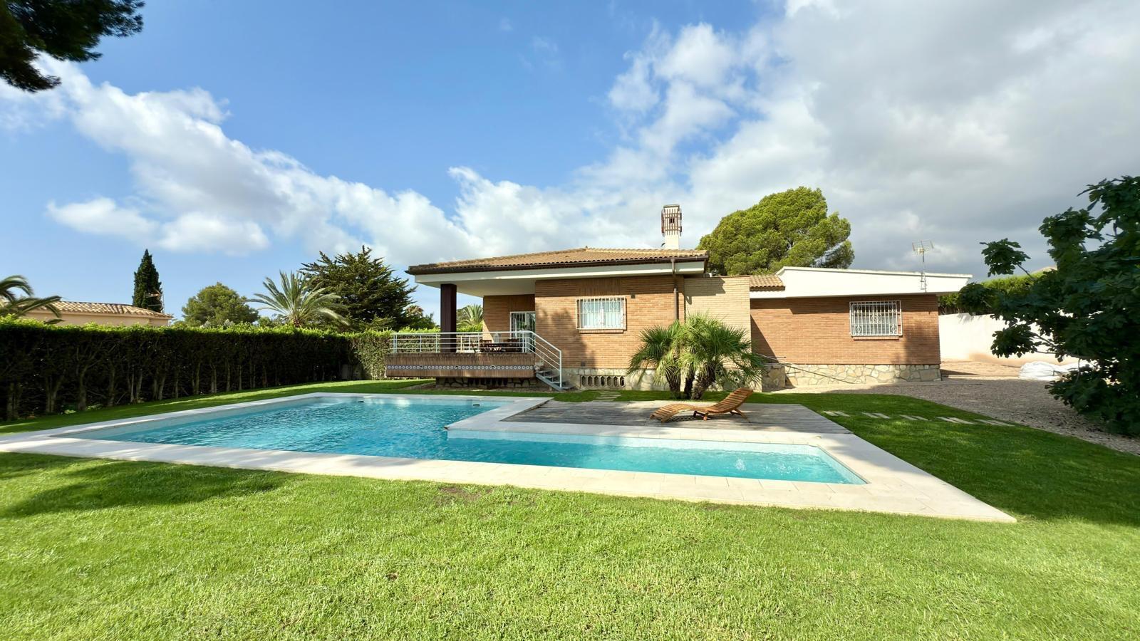 Villa in Villajoyosa — image 1